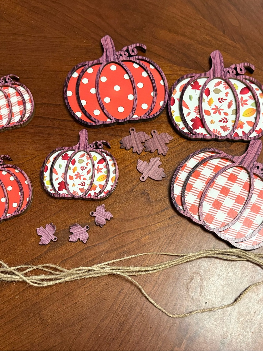 Autumn Wood Pumpkins - Pink and Red Decorative Party Accents